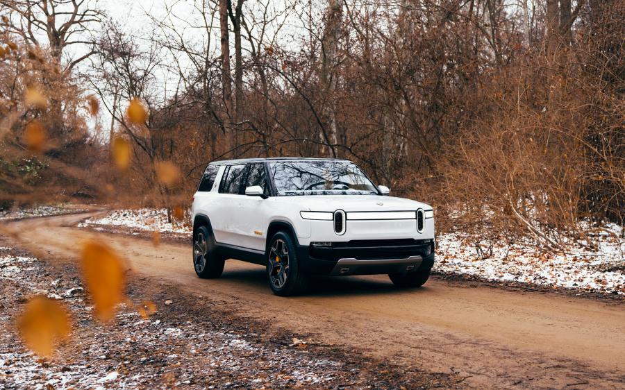  Rivian R1S 2018 года  (фото 33 из 33)